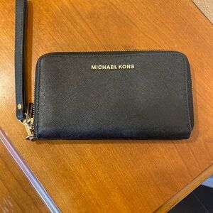 Michael Kors wristlet/wallet